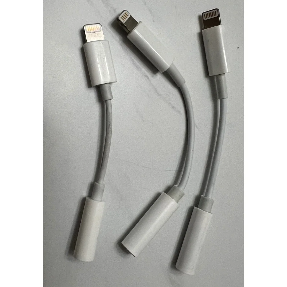 Apple Lightning to 3.5mm Headphone Jack Adapter A1749 Lot of 3 White Dongles